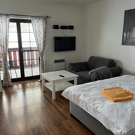Apartman Viktoria 5 Ruzomberok Buitenkant foto