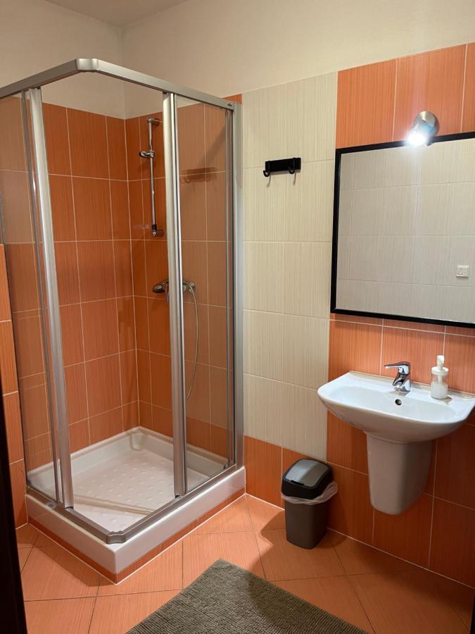 Apartman Viktoria 5 Ruzomberok Buitenkant foto